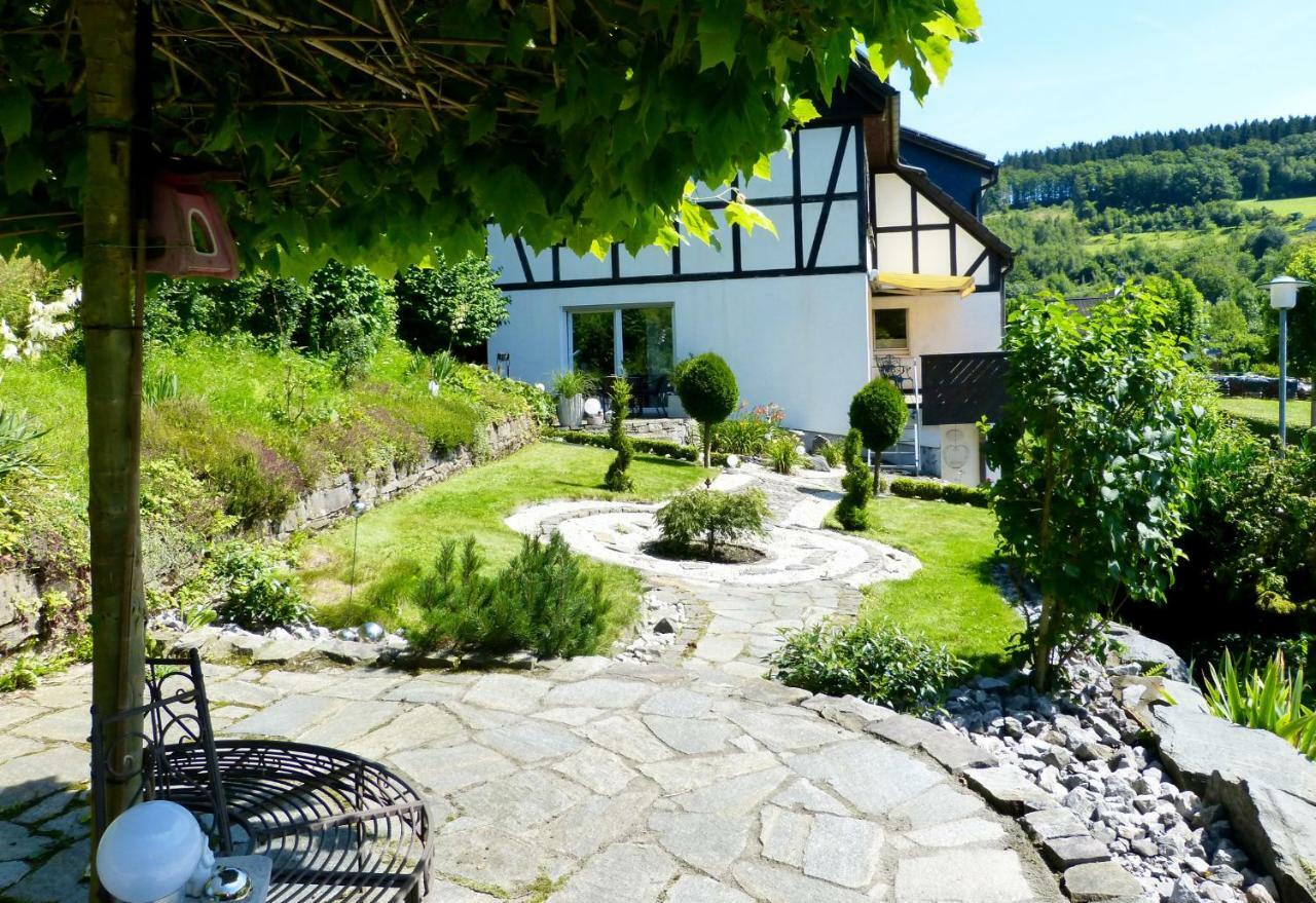Ferienwohnung Rundumgruen Olpe bei Meschede エクステリア 写真